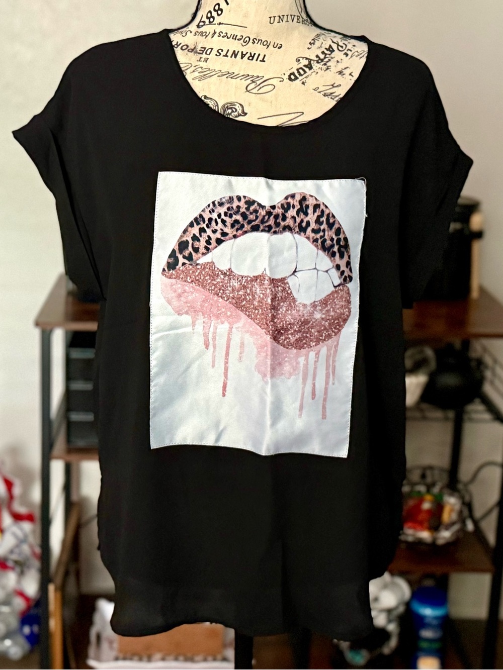 Women’s Trende Black Top Size Medium
